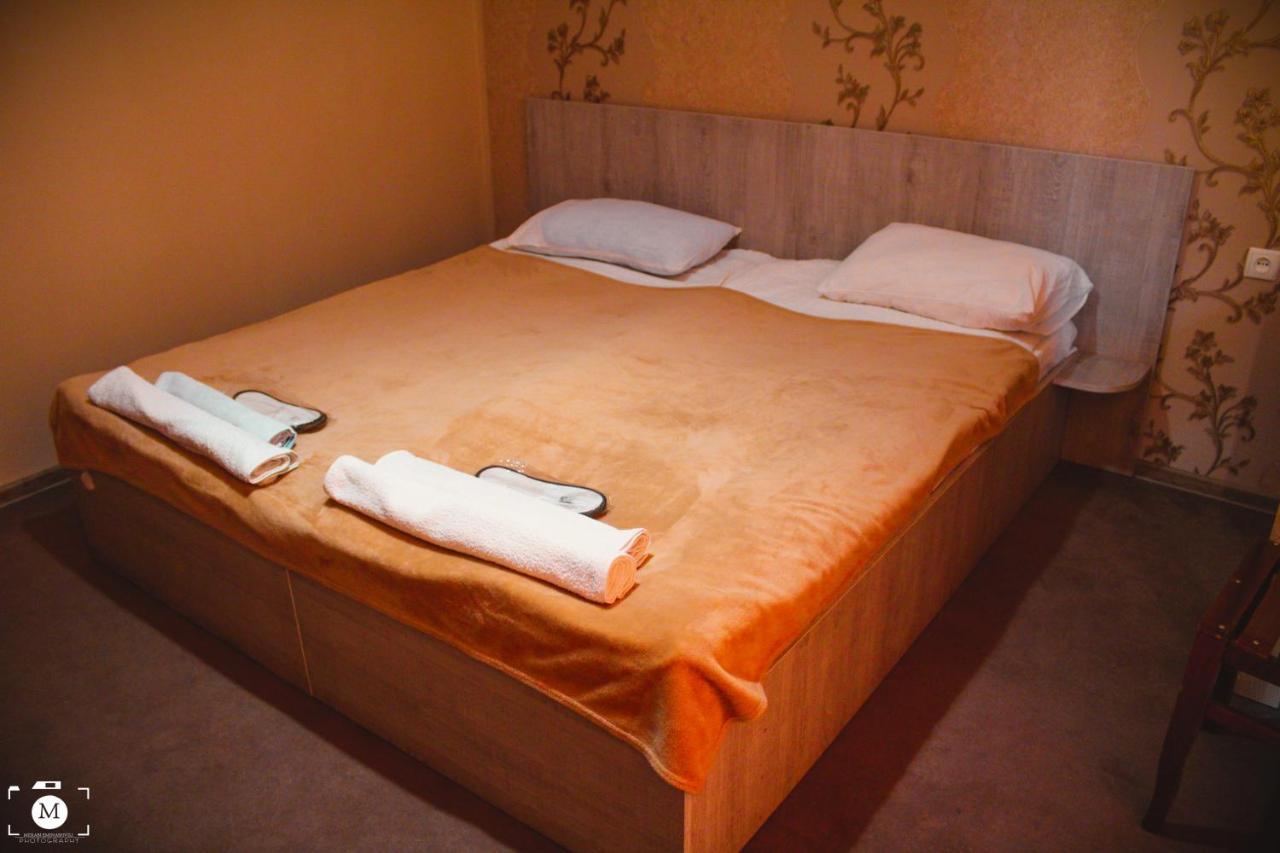 Gh Sanapiro Hotel Telavi Exterior photo