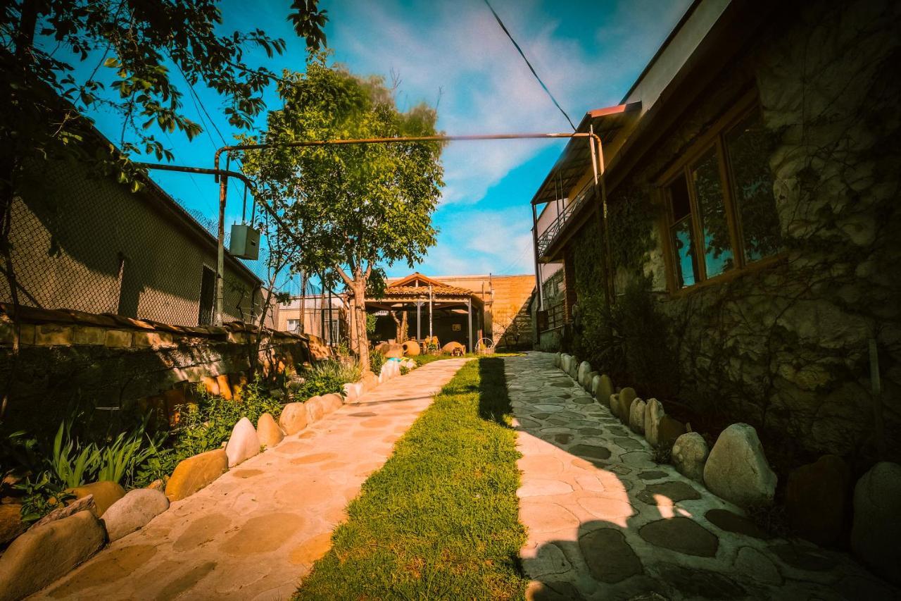 Gh Sanapiro Hotel Telavi Exterior photo